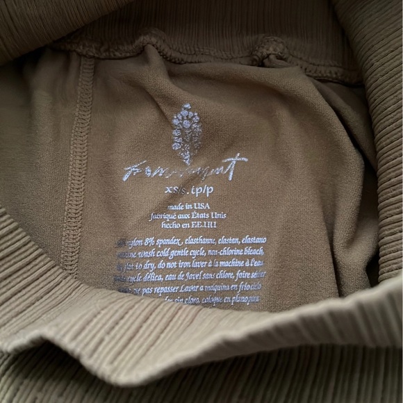 ❄️SOLD❄️Good Karma Flare Leggings Sz: Xs/S (0-6) Color: Dusted Military - Picture 3 of 5